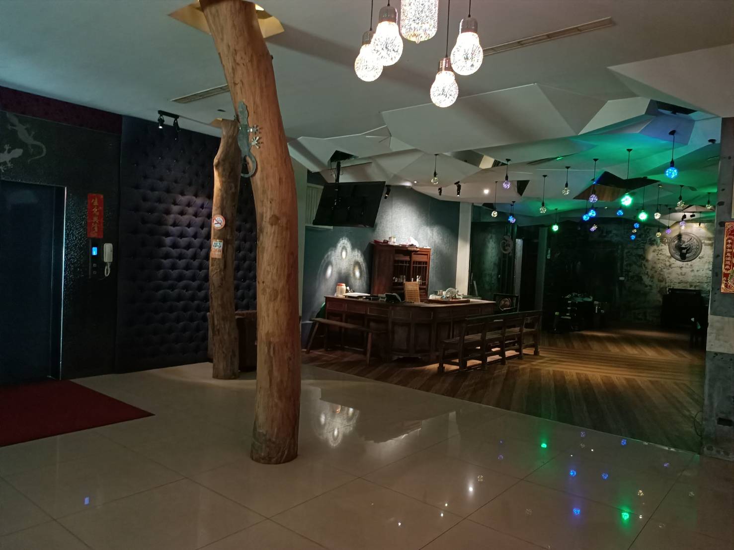 愛聚主題旅館-1