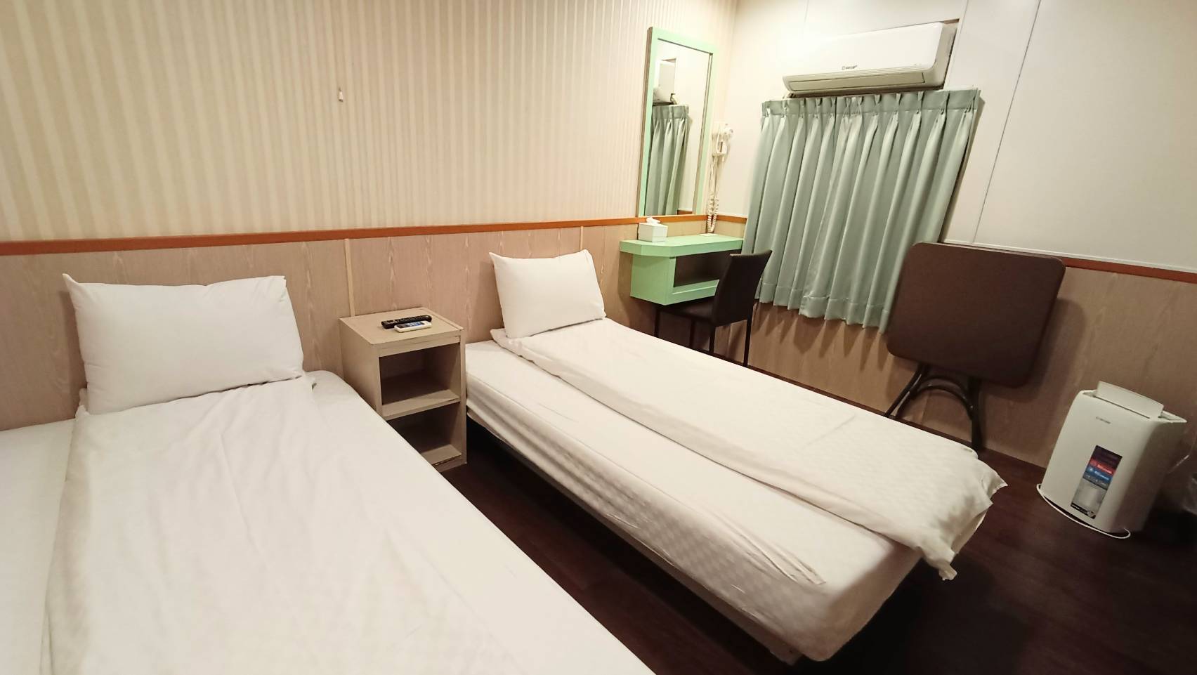 英倫旅店24