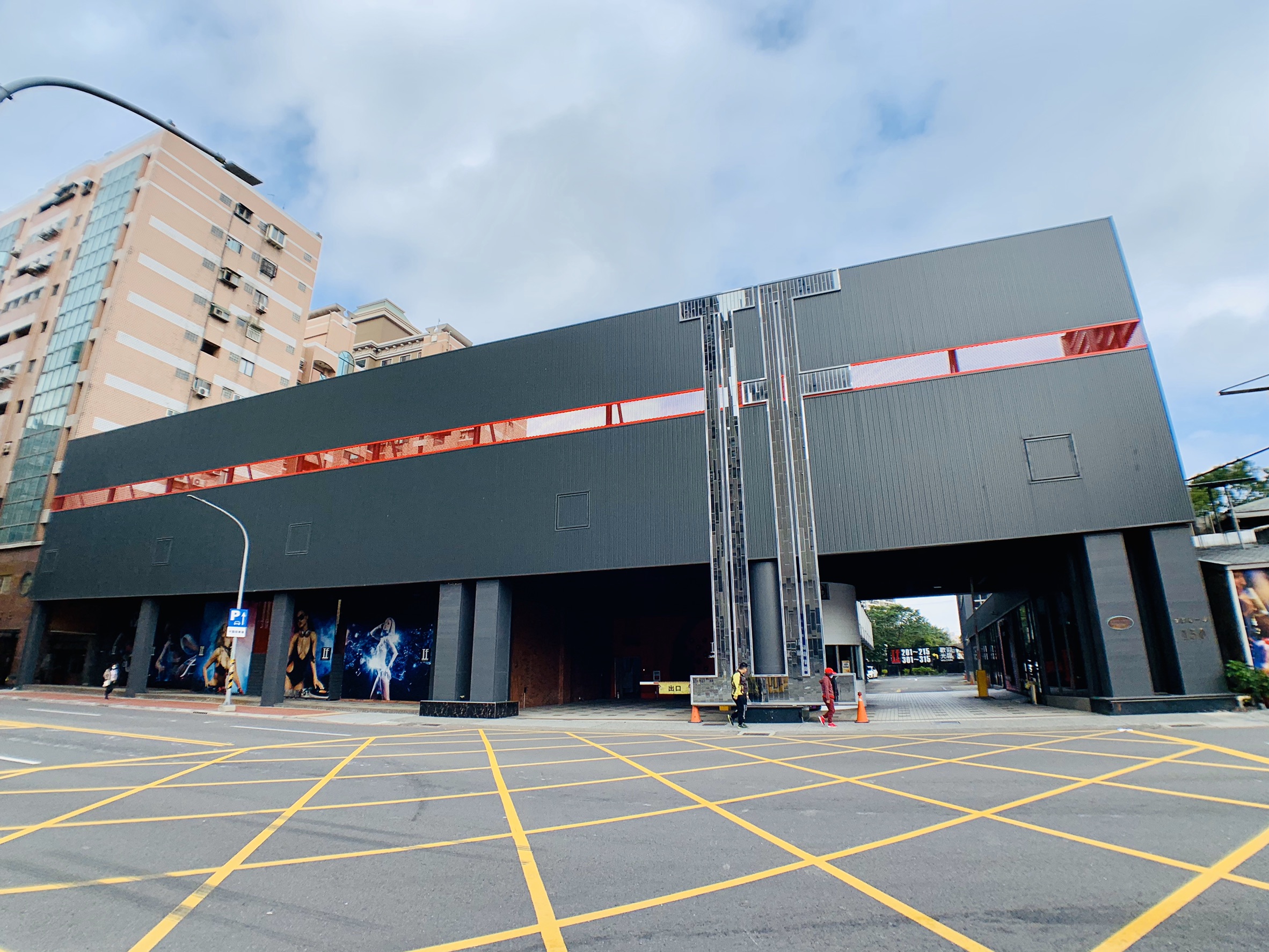 皇冠商務汽車旅館1