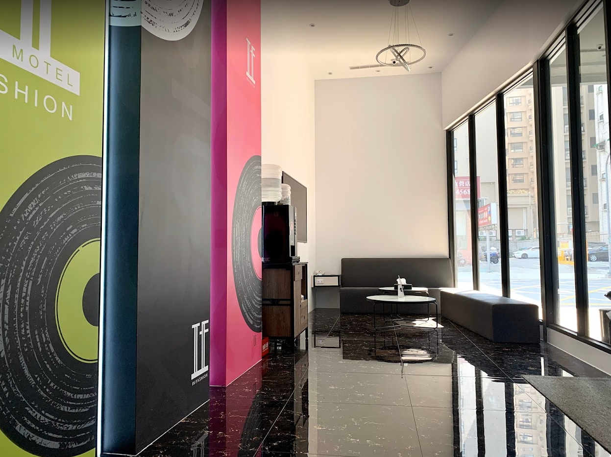 皇冠商務汽車旅館2