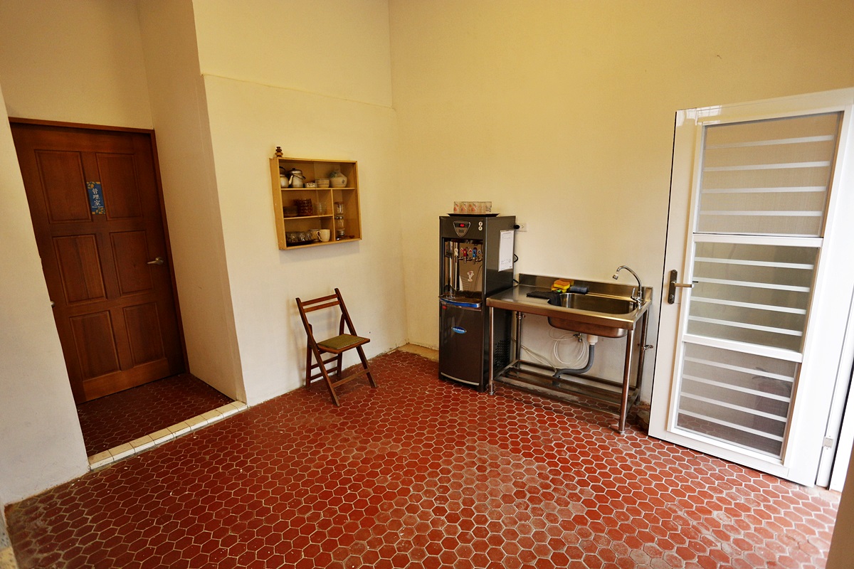 宏隆米絞青旅民宿4