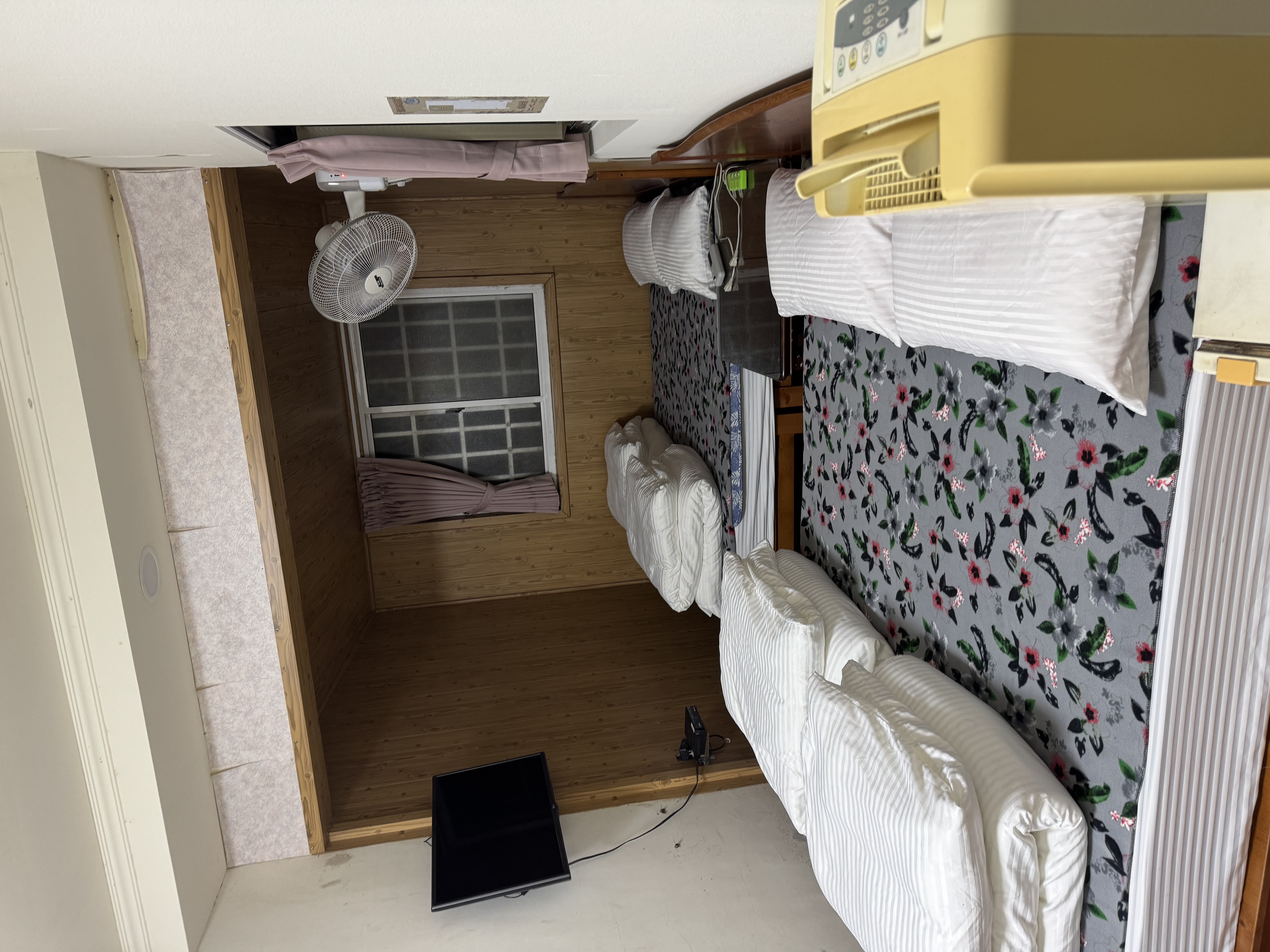 勞恩布妮巧居2
