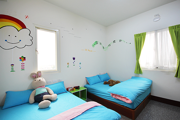 點亮房 pics４－７ 　四人房
The Happiness Room　－　Double-double Room